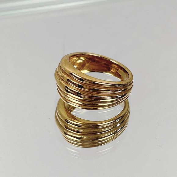 Chunky 18K Gold Statement Ring - Picture 12 of 14